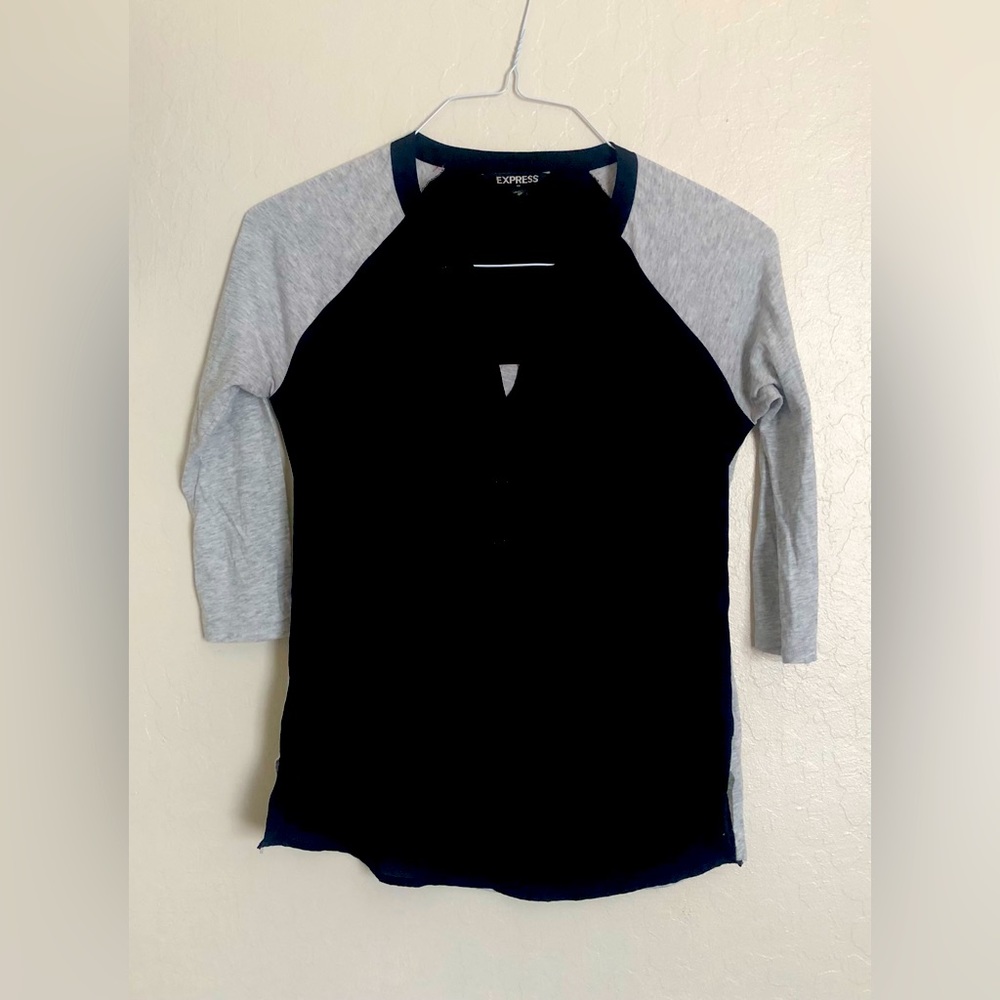 Express - women’s XS top 3/4 sleeves gray and Black / Grey Top - Picture 1 of 10